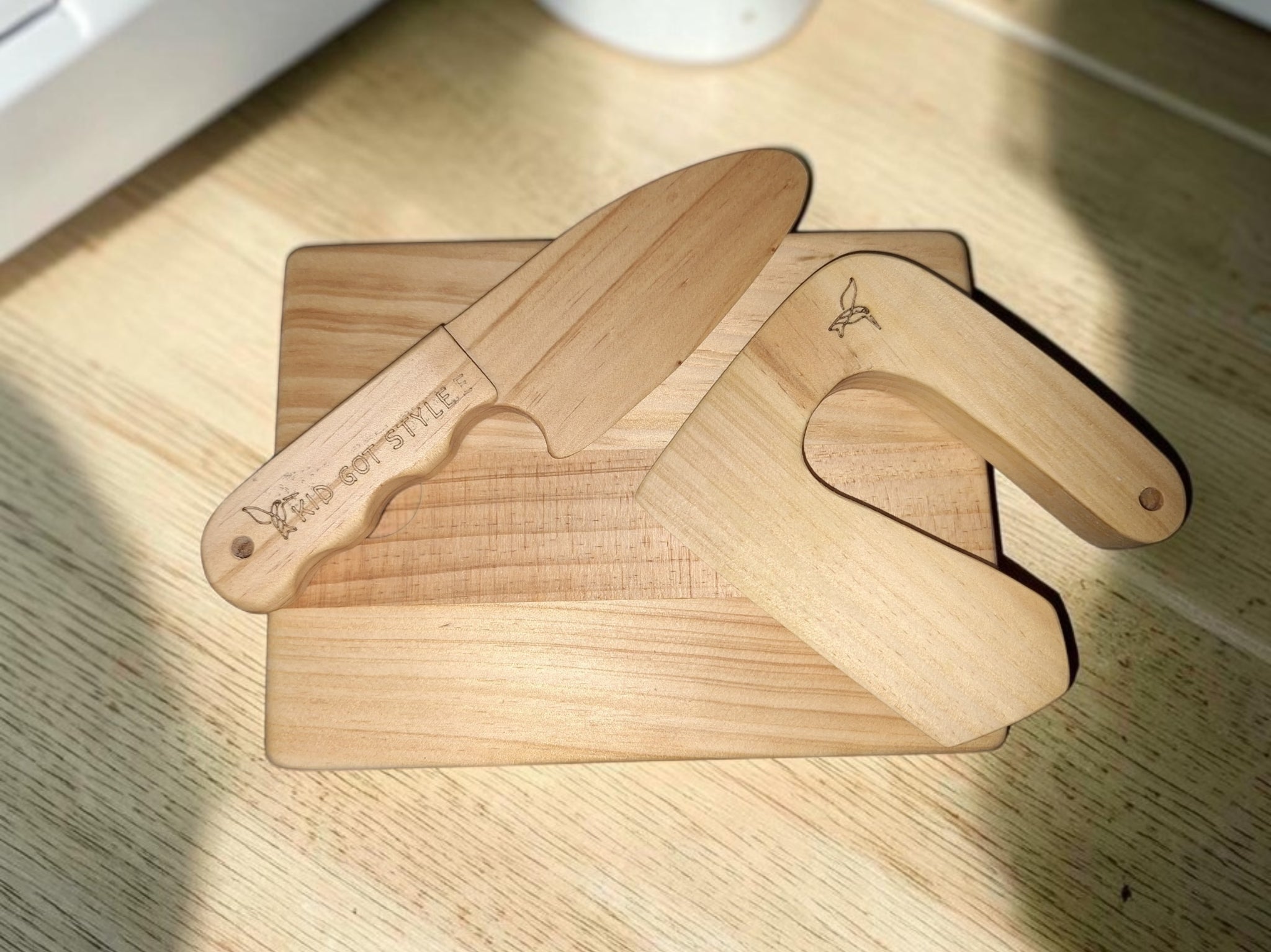 Kids' Cutting Board And Knives Set