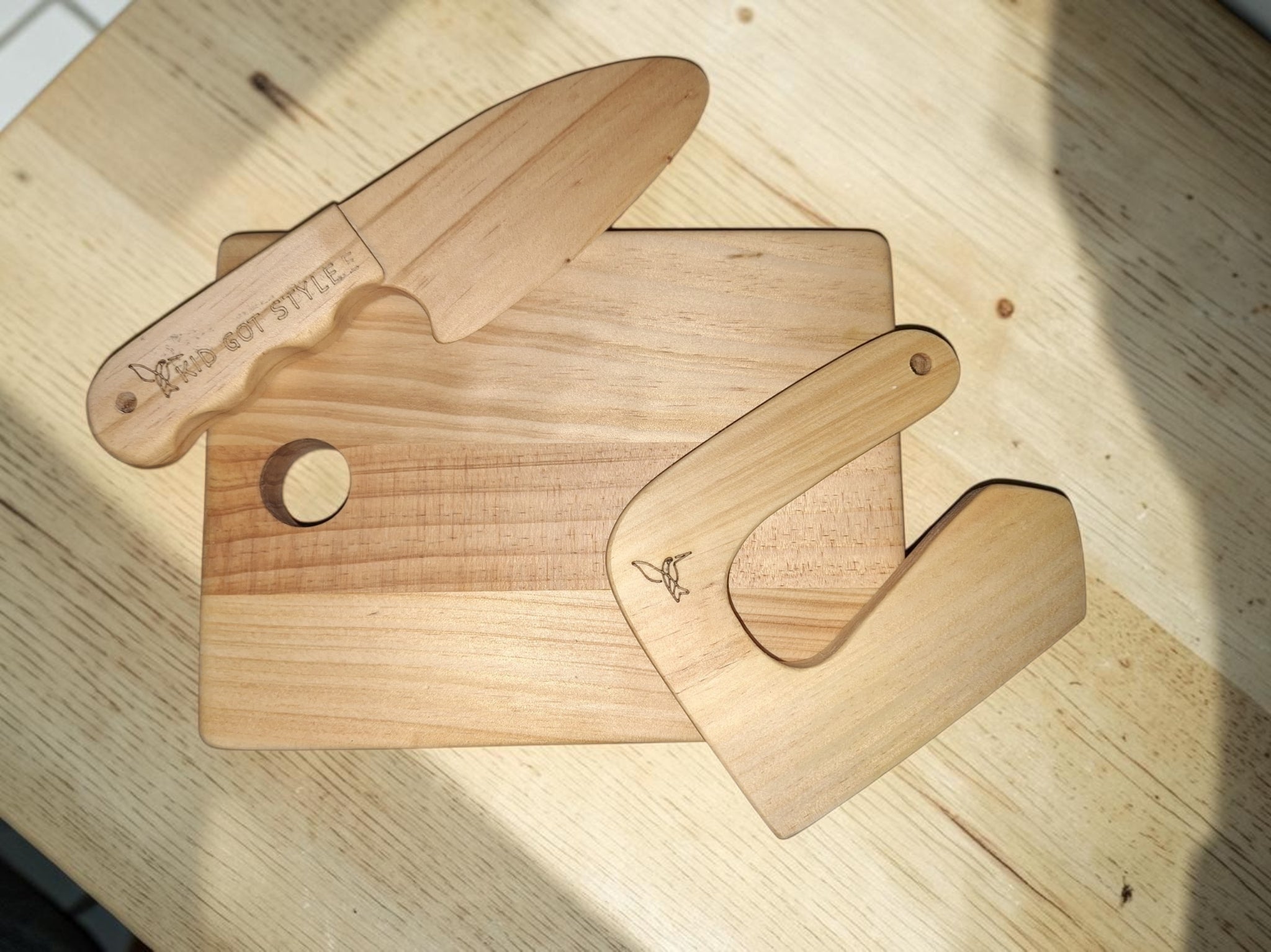 Kids' Cutting Board And Knives Set