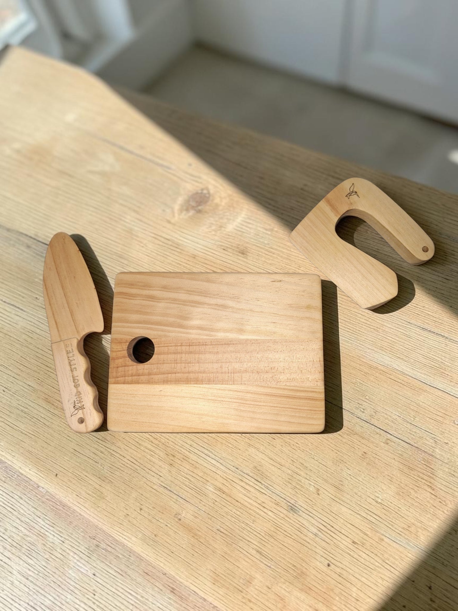 Kids' Cutting Board And Knives Set